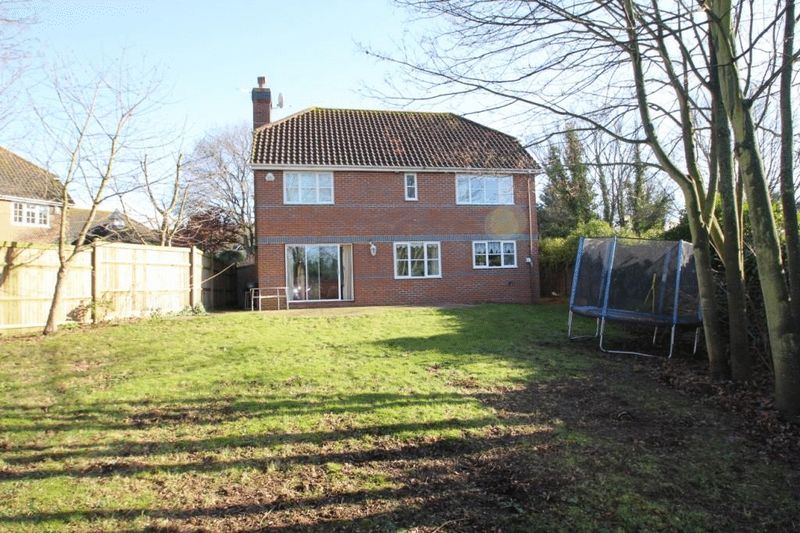 Thumb 3 for Hurston Close, Findon
